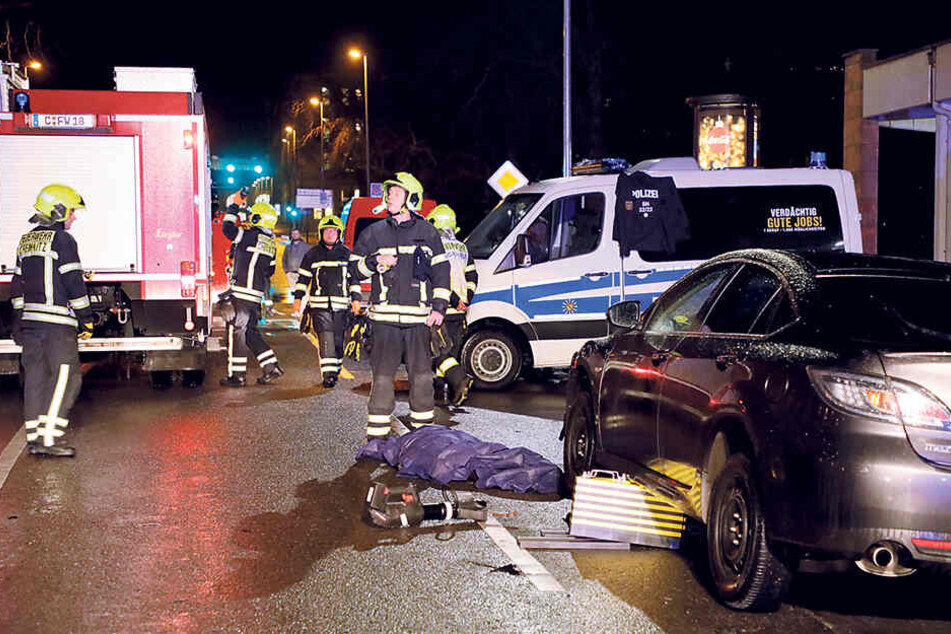 Erst 20 Jahre jung war die Frau, die im Dezember nach einem Unfall auf der Chemnitzer Georgstraße verstarb. Auch hier gab es eine Unfallflucht.