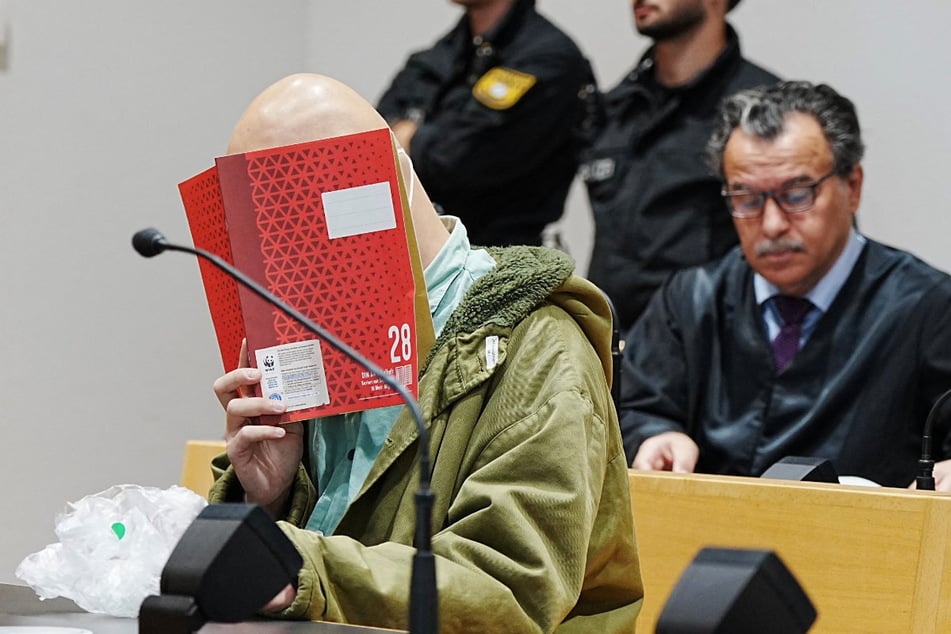 Der Prozess wegen 23-fachen versuchten Mordes vor dem Landgericht Augsburg muss vorerst noch aufgeschoben werden.