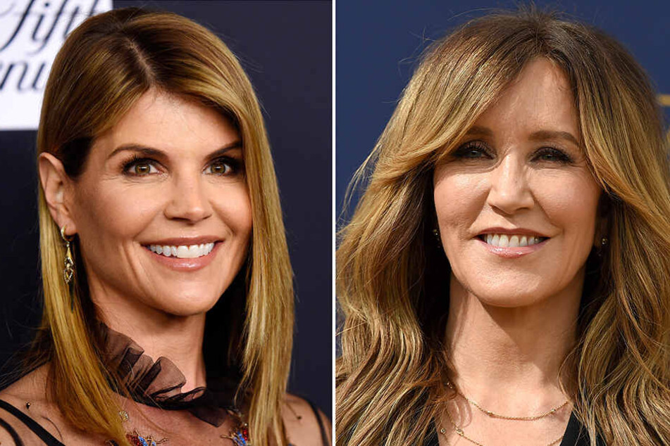Auch die US-Schauspielerinnen Lori Loughlin (li) und Felicity Huffman sollen auch Schmiergeld bezahlt haben.