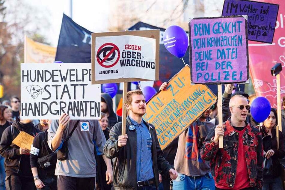 Gegen das Polizeigesetz gab es massive Proteste, wie hier in Dresden.