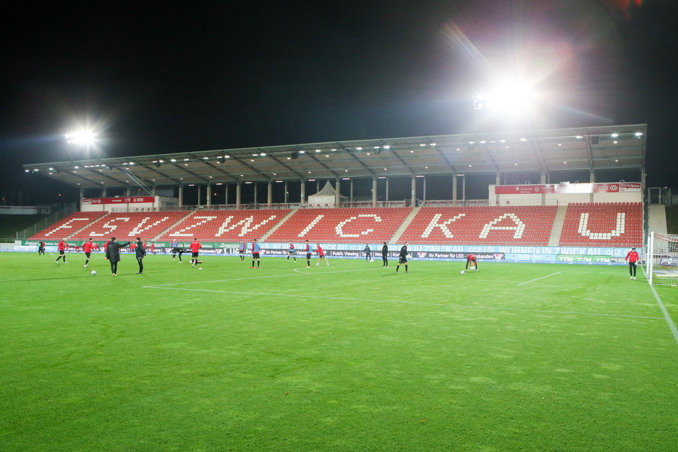 Die Zuschauerränge in der GGZ Arena, der Heimspielstätte des FSV Zwickau, bleiben momentan leer.