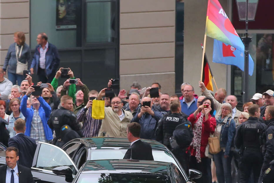 Darf nicht fehlen: Ein Foto von Angela Merkel als Andenken.