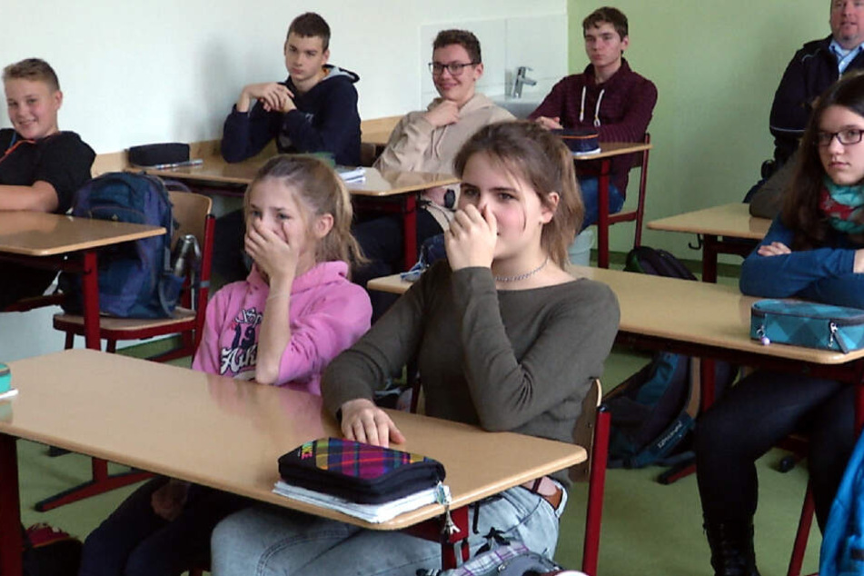 Die Bundespolizei war in der Zittauer Parkschule zu Gast und sorgte für heftige Reaktionen bei den Kids.