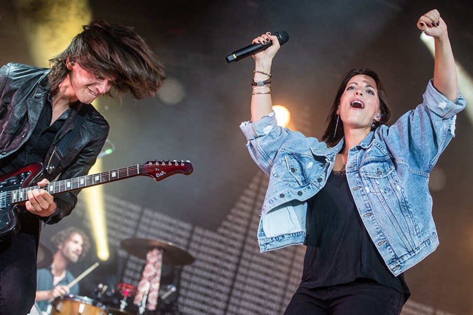 Einen rockigen Auftritt legte Silbermond um Sängerin Stefanie Kloß (34) hin. Zur Open-Air-Tour 2020 kommt die Band ans Dresdner Elbufer.