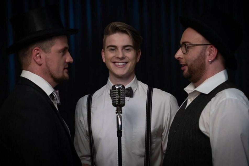 Bildquelle anzeigen BildinfoRic Einenkel (40, v.l.), Vincent Gross (22) und Sebastian Seidel (36) haben zusammen die Hit-Single "Nicht allein sein" aufgenommen.