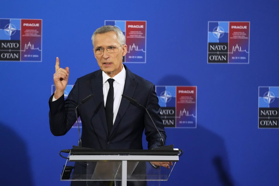 Nato-Generalsekretär Jens Stoltenberg (76) wollte langfristige Unterstützungszusagen für die Ukraine aushandeln. Die Mitgliedstaaten spielen jedoch nicht mit. Nun gibt es einen Kompromiss.