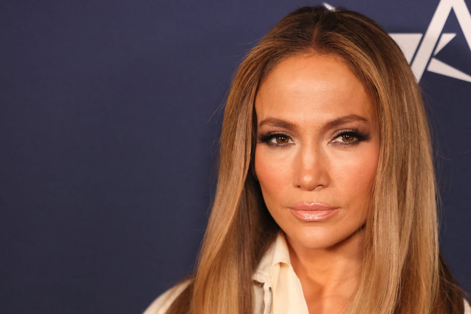 Jennifer Lopez opens up about "challenging relationships" amid Ben Affleck divorce