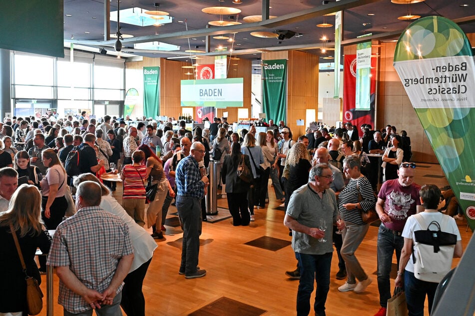 Über 2000 Weinliebhaber probierten baden-württembergische Weine und Sekte bei der Weinmesse.