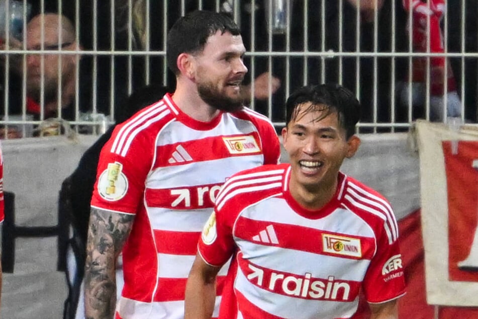 Oliver Burke (28, l.) und Woo-yeong Jeong (26) sollen mit ihren Tempodribblings für Gefahr im Angriff von Union Berlin sorgen.