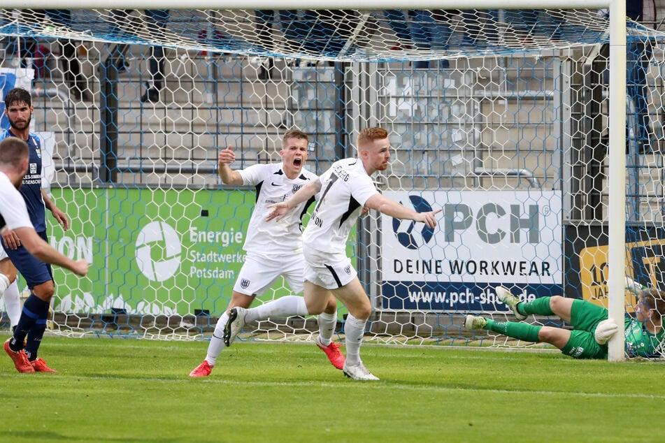 Lukas Wilton (Nummer 7) hat per Kopf zum 1:1 für Babelsberg getroffen. Später glich er erneut aus.