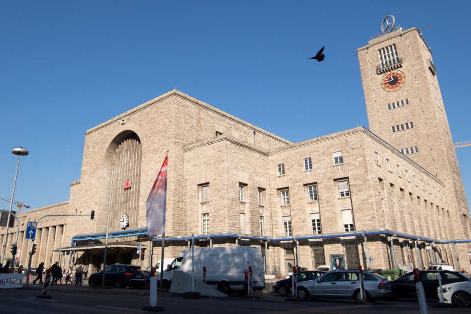 Der historische Bonatzbau von außen.