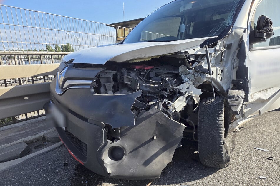 Der Renault-Fahrer musste nach dem Unfall eine Blutprobe abgeben.