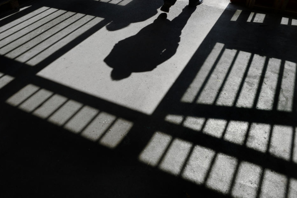 Etwa 250 Erwachsene und 430 Jugendliche gelten als Intensivtäter. (Symbolbild)