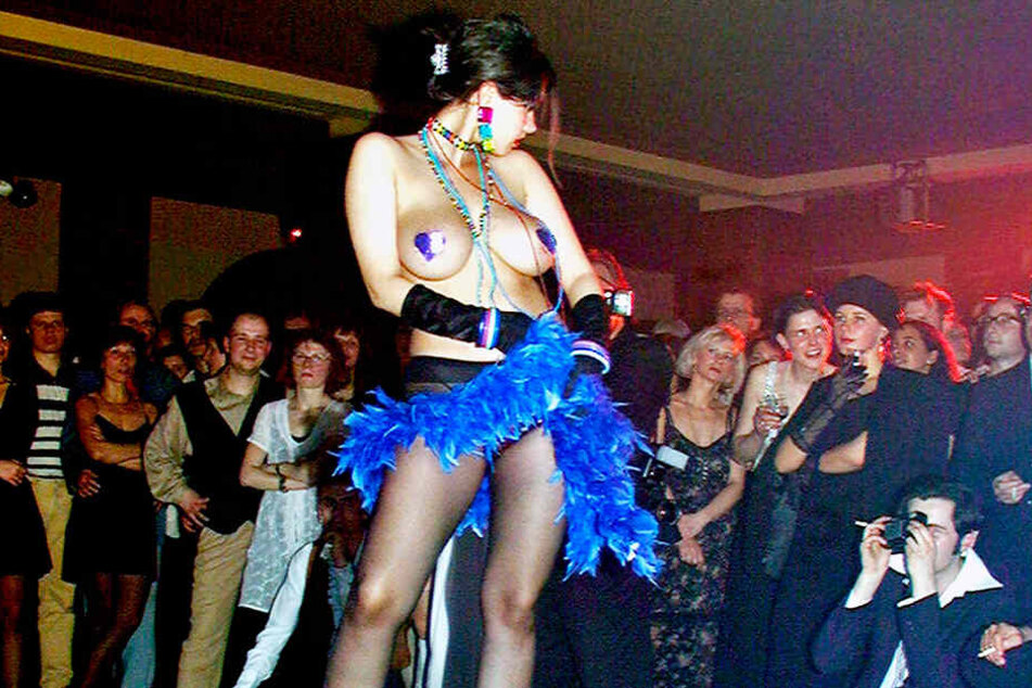 Zum Filmball 1996 bestaunte das Publikum nackte Tatsachen.