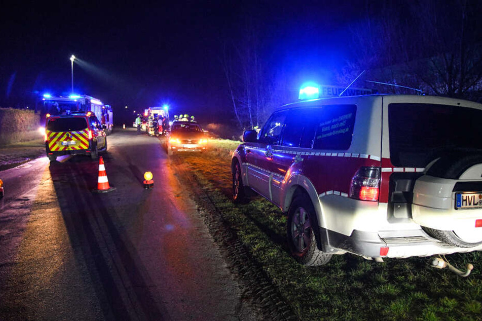 Die Feuerwehr Brieselang war mit mehreren Kameraden an der Unfallstelle vor Ort, um den Einsatzort abzusichern.