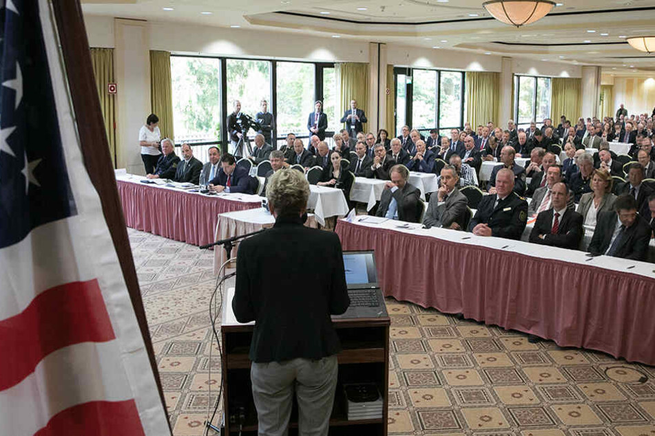 Über 250 Zuhörer aus 34 Ländern sind im Saal versammelt.
