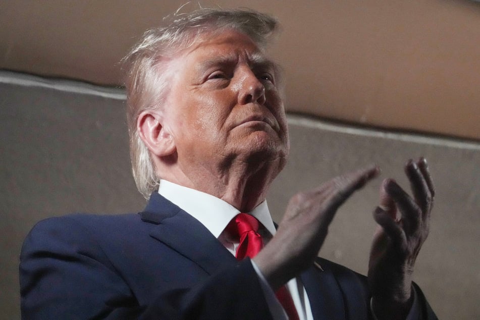 Es wäre fast schon absurd: Bekommt US-Präsident Donald Trump (79) ausgerechnet am Sonntag zu seinem 80. Geburtstag dieses "Geschenk" vom Iran?