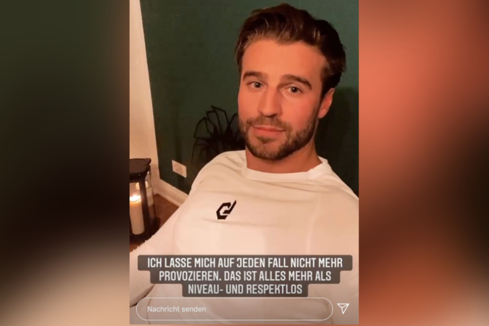 Auf Instagram kündigt Alex ein Beziehungs-Statement an.