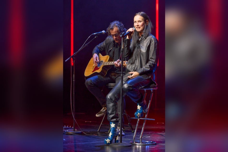 Die Band "Bell Book &amp; Candle" rockte mit "Rescue me" den Saal im Schauspielhaus.