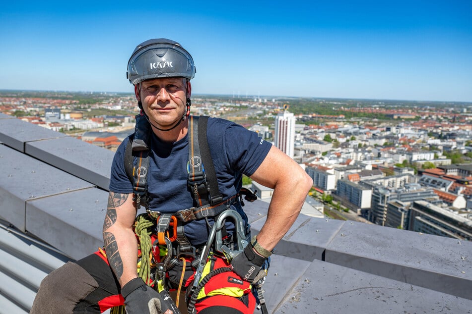 Diese Übung war auch für Feuerwehrmann Tommy Schlott alles andere als eine Selbstverständlichkeit.
