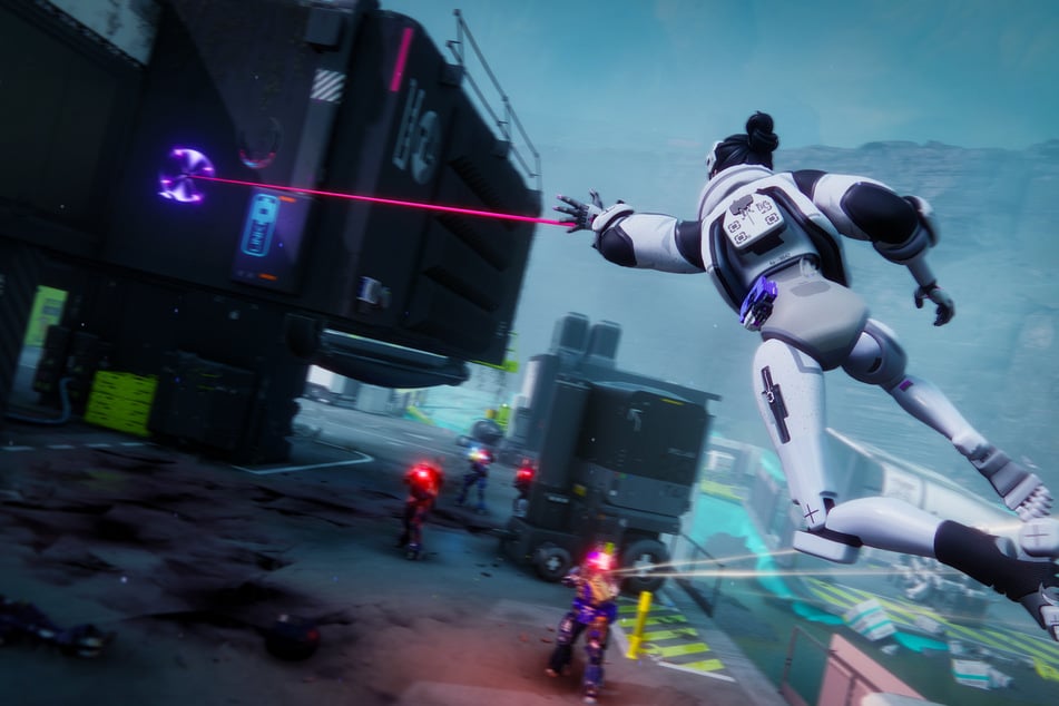 Ihr schlüpft dabei in eine von sieben "Shells". Diese repräsentieren die verschiedenen Klassen in "Marathon". So verfügt die "Thief"-Shell zum Beispiel über einen Greifhaken, mit dem Ihr schnell die Position wechseln könnt.