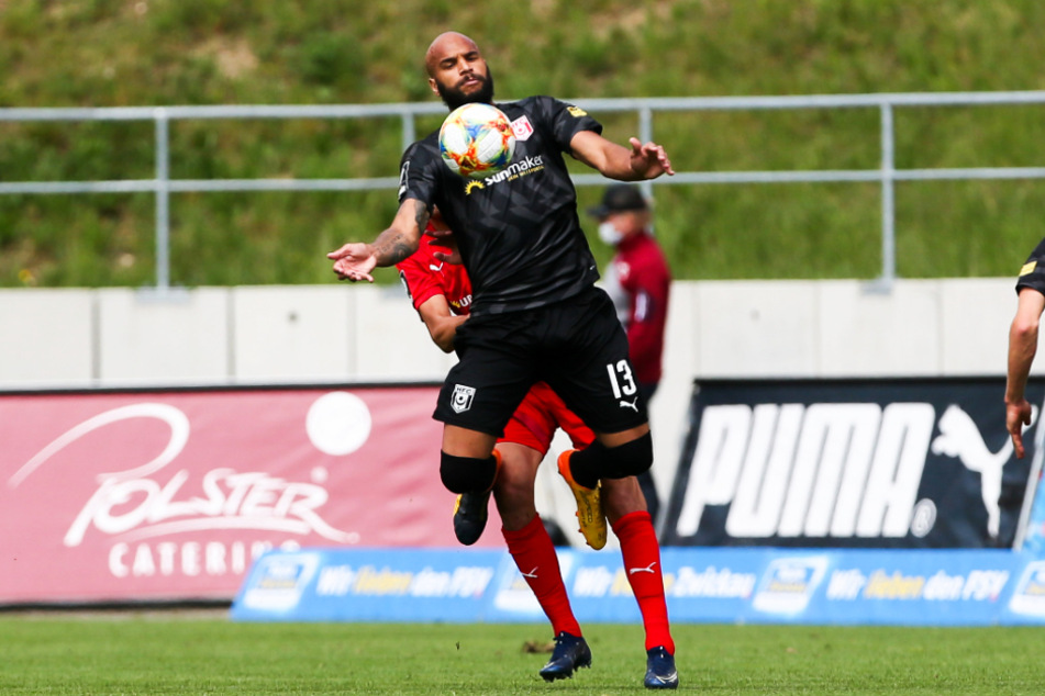 Dieses Foto wurde erst vor einer Woche aufgenommen. Seitdem hat sich die Gefühlswelt vom HFC und Terrence Boyd (vorne) komplett gewandelt. Nach dem 1:5 beim FSV Zwickau wurden die letzten beiden Spiele gewonnen.
