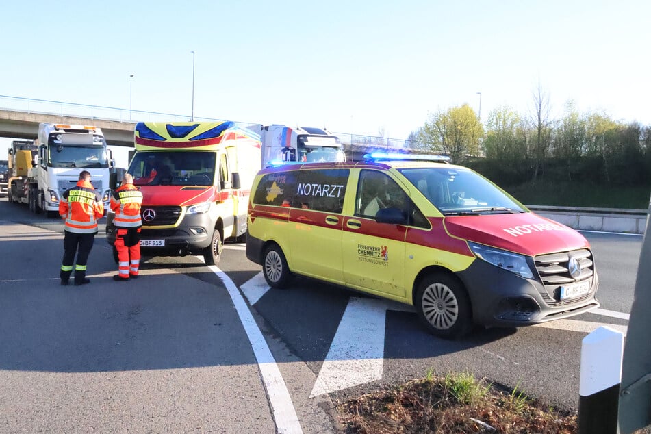 Hier ging am Mittwochmorgen nichts mehr: Die A72-Ausfahrt in Chemnitz-Rottluff musste nach einem Unfall gesperrt werden.