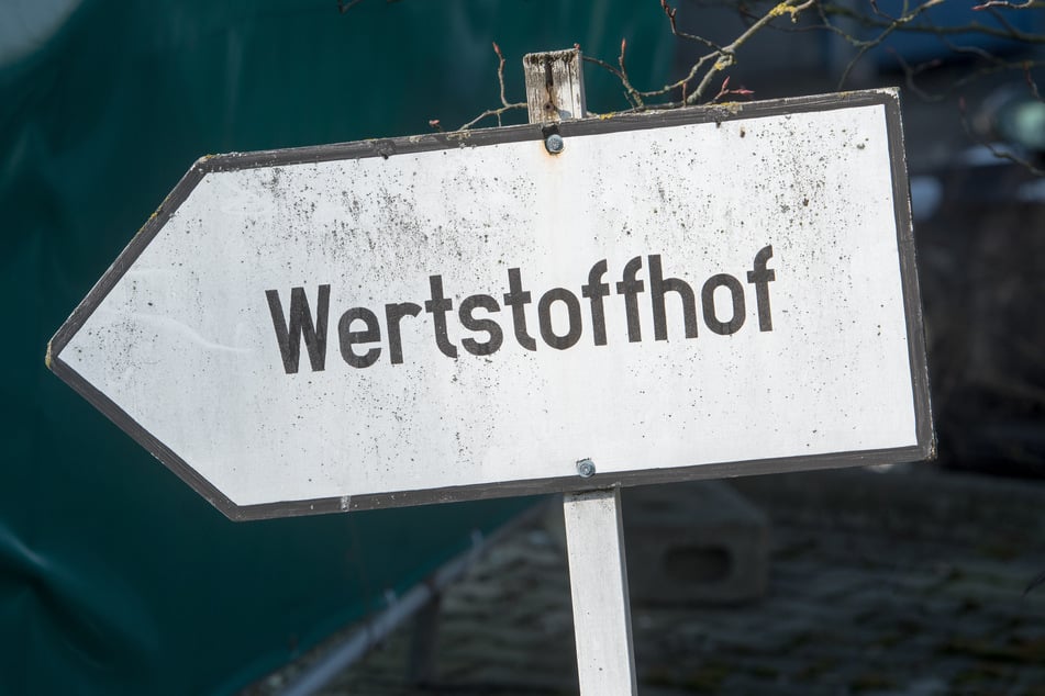 Das Paar versuchte sein Diebesgut auf dem Wertstoffhof an der Fritz-Reuter-Straße zu verhökern. (Symbolfoto)