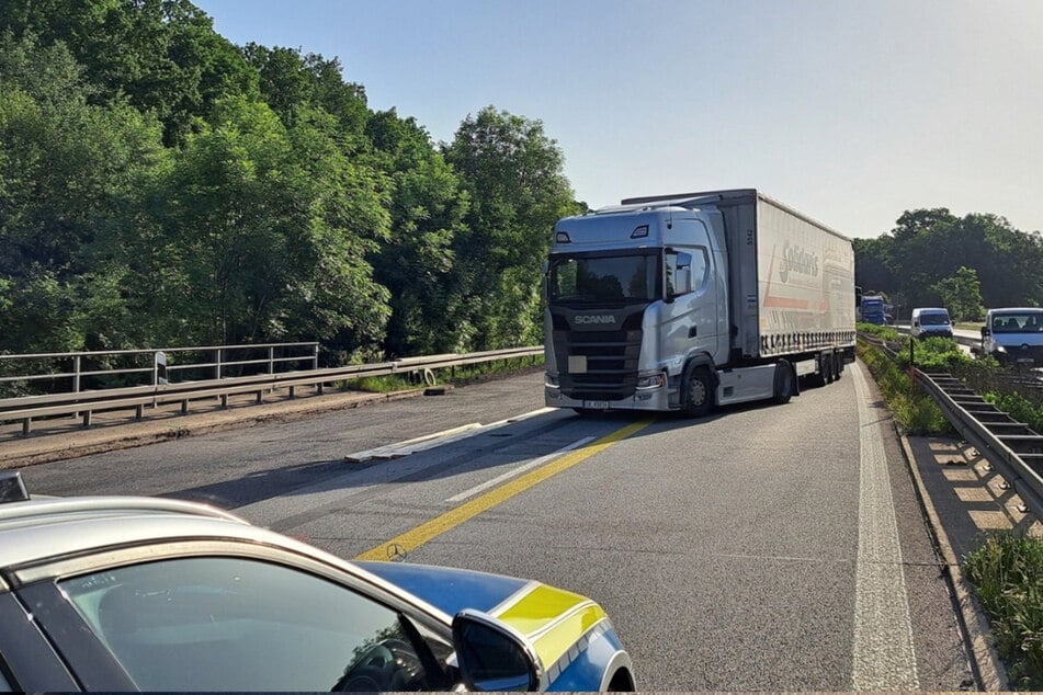Am Mittwochmorgen war ein Sattelzug mit Getriebeschaden auf der Strecke Görlitz-Dresden liegengeblieben.