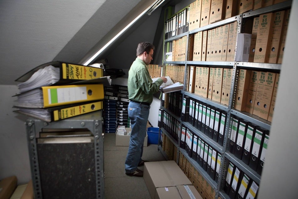 Können weg: Sachsen hat zu viele Landesbedienstete. Ihre Zahl soll von gegenwärtig über 90.000 auf 80.000 bis 2035 sinken.