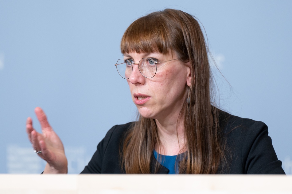 Beschämende Argumente: Sachsens Justizministerin, Katja Meier (42, Grüne). Angeblich könne ihr Haus Maiers Rückkehr in die sächsische Justiz nicht verhindern.