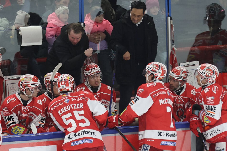 Ratlos wirkten die Eispiraten am Sonntag. Aber jetzt ist guter Rat teuer.