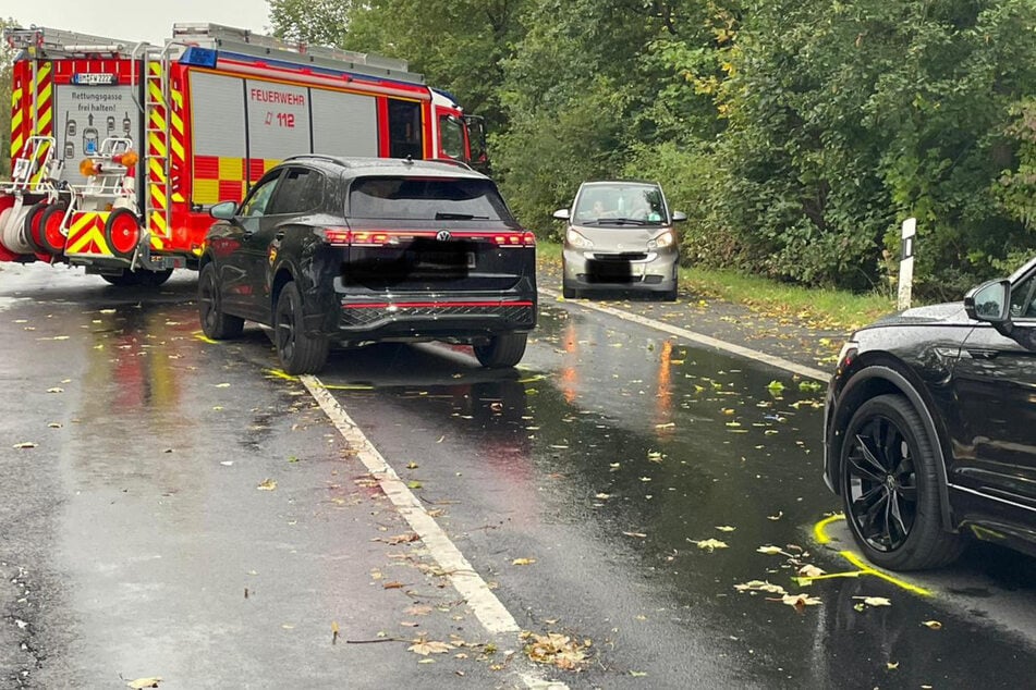 Illegales Autorennen? Crash in Bergheim: Kinder unter den Verletzten