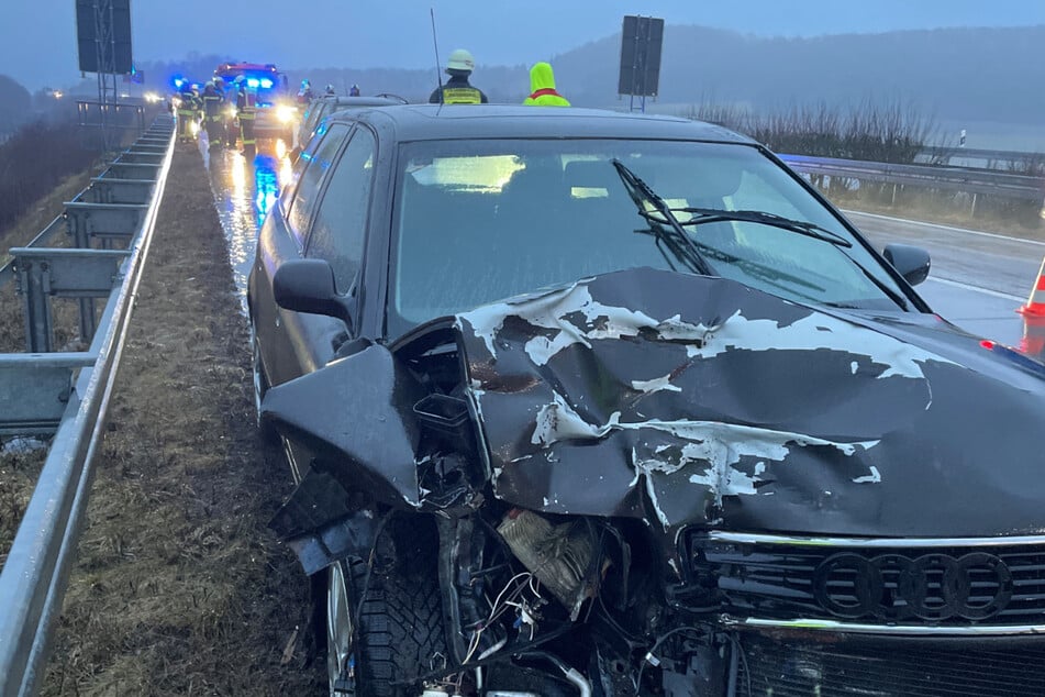 Wegen des Unfalls kam es zu Verkehrsbehinderungen auf der A71 zwischen Meiningen-Süd und Rentwertshausen.