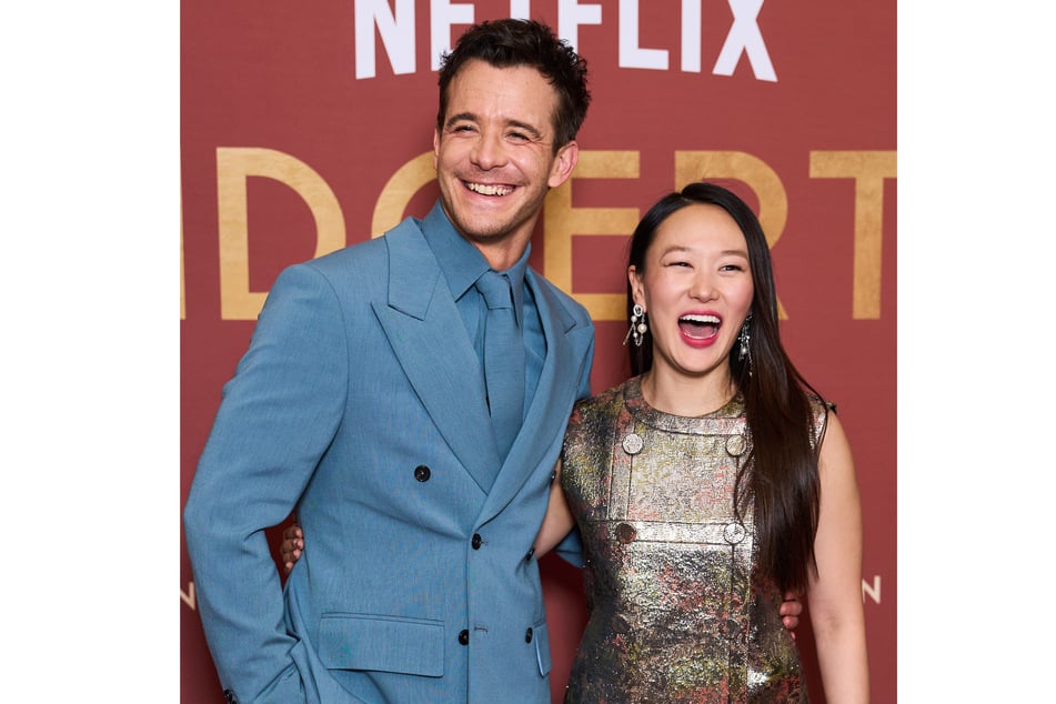Luke Thompson (37) und Yerin Ha (28) begeistern als Benedict Bridgerton und Sophie Baek in der vierten "Bridgerton"-Staffel.