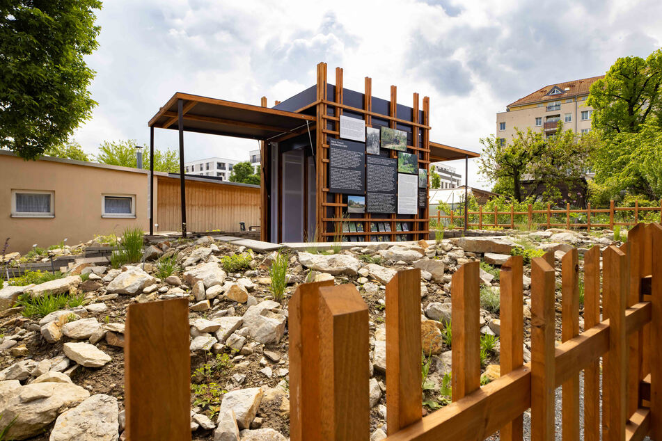 Das Kunsthaus Dresden hat in der Gartensparte Flora I Kunstprojekte initiiert. Der Pavillon in der Parzelle 3 beherbergt eine kleine Ausstellung.