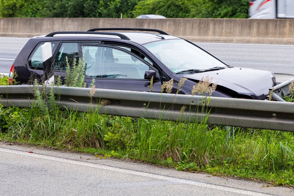 In dem Mitsubishi befanden sich zum Unfallzeitpunkt vier Personen.