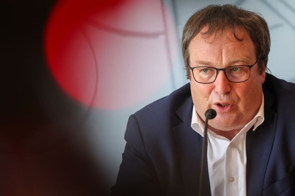 Bisher nur in der Wüste: Neue Beläge sollen Straßen in NRW vor Hitze-Schäden schützen