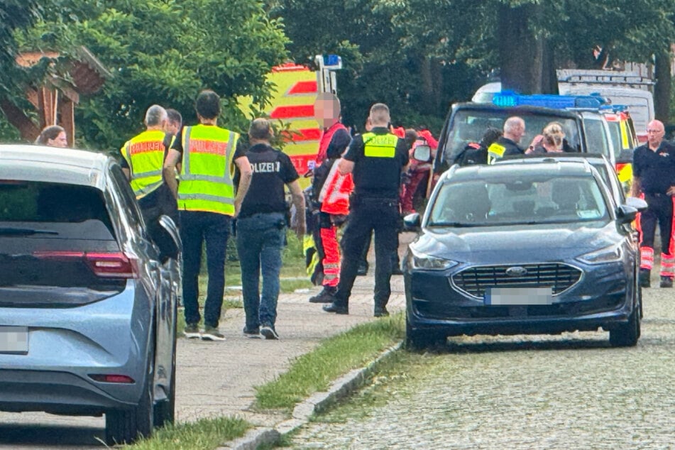 Die Polizei ist nach Schüssen in Stade im Großeinsatz. Ein Sprecher bestätigte, dass es fünf Tote gibt.