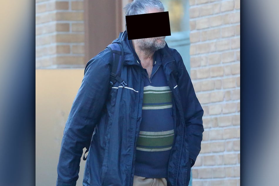 Anwohner Reiner M. (61) warf Eier auf die Polizei.