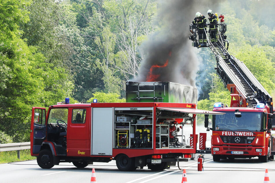 Meißen: Brennender Lkw auf B101, Schottenberg-Tunnel gesperrt