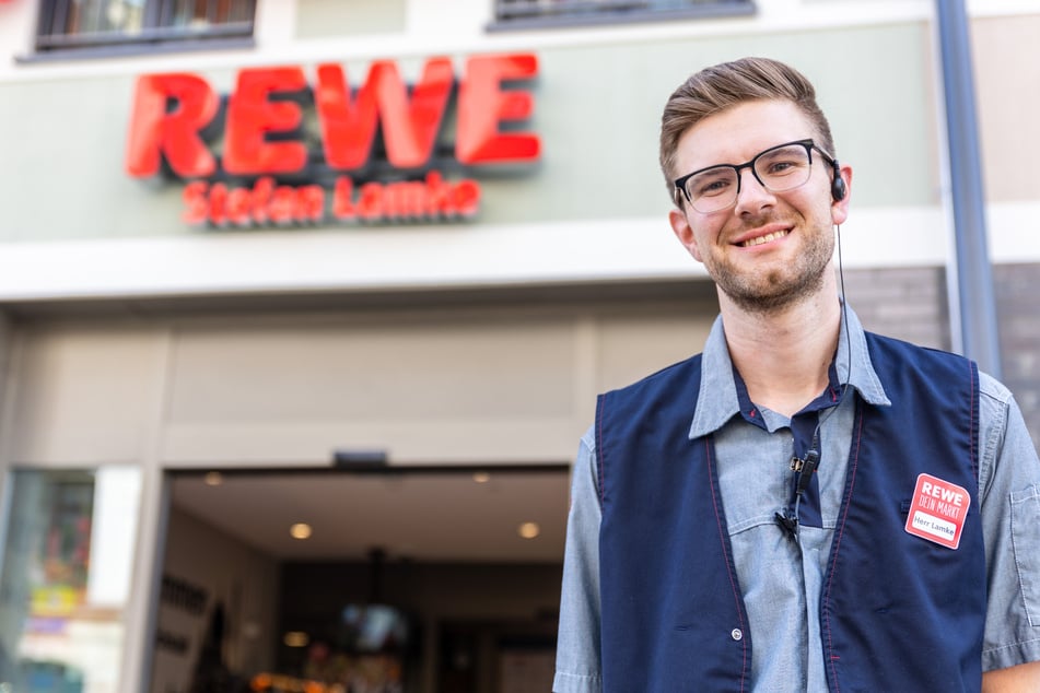 Stefan Lamke feiert große REWE Neueröffnung auf der Friedrichstraße 7.