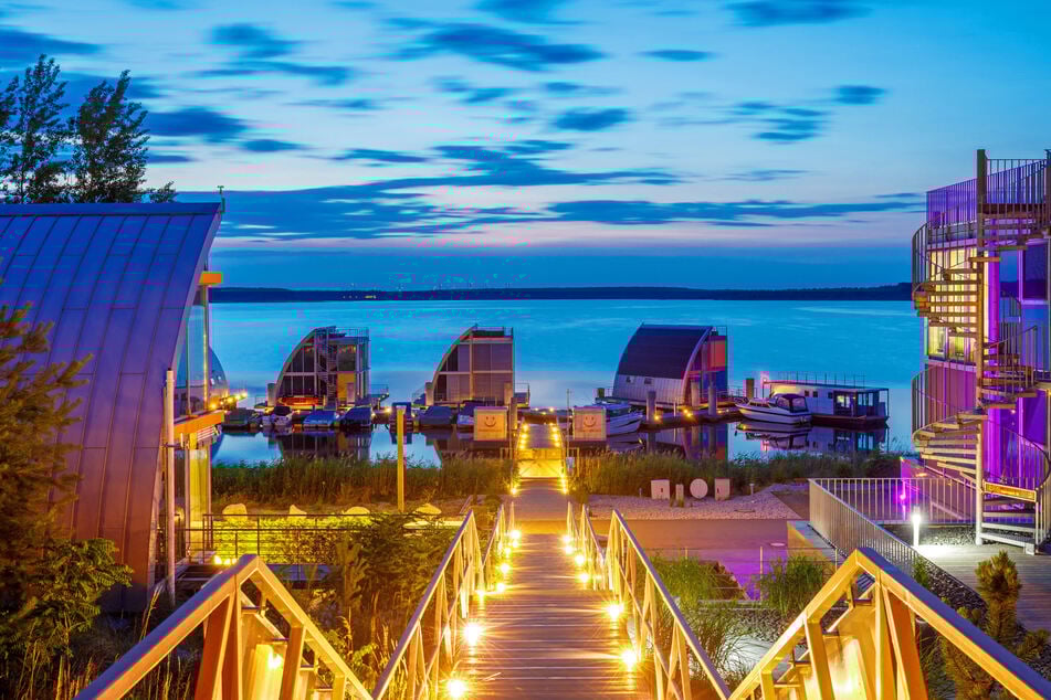 Am Geierswalder See wurde der Wohnhafen Scado errichtet. Von hier aus darf man bald über fünf Seen schippern.