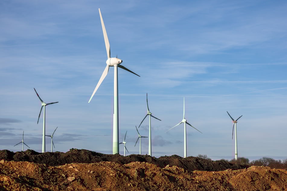 Eigentlich gibt es schon Stadtratsbeschlüsse gegen die Aufstellung von Windrädern in Dresden, jetzt kommt das Thema erneut auf die Tagesordnung.