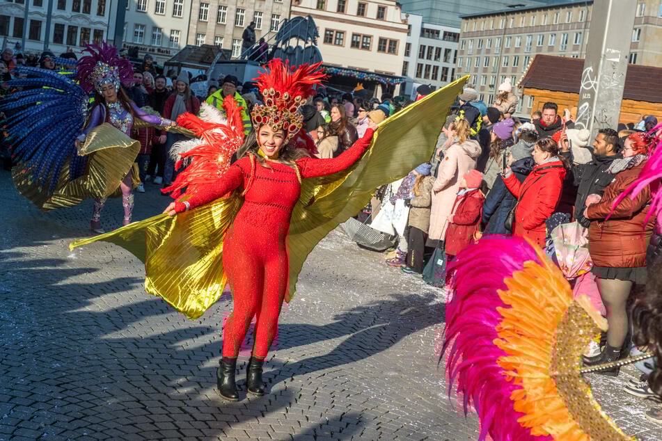 Gute Stimmung und Samba-Rhythmen: Verschiedene Karnevalsvereine beteiligten sich am Umzug.