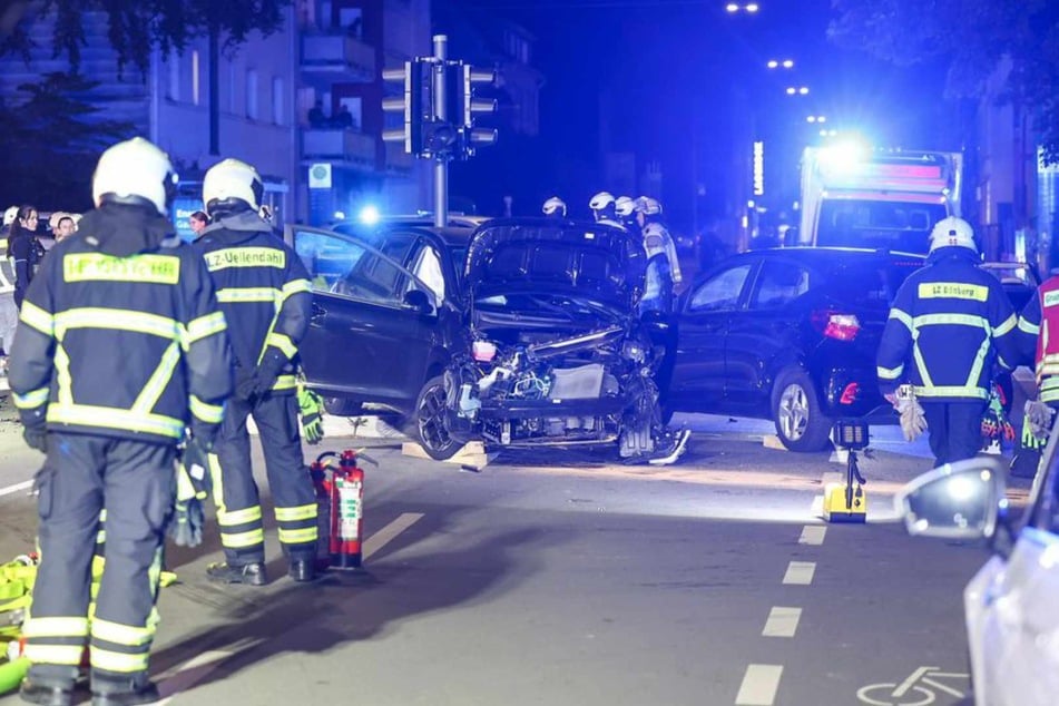 19-Jährige in Wuppertal schwer verletzt: Polizei ermittelt wegen Autorennen