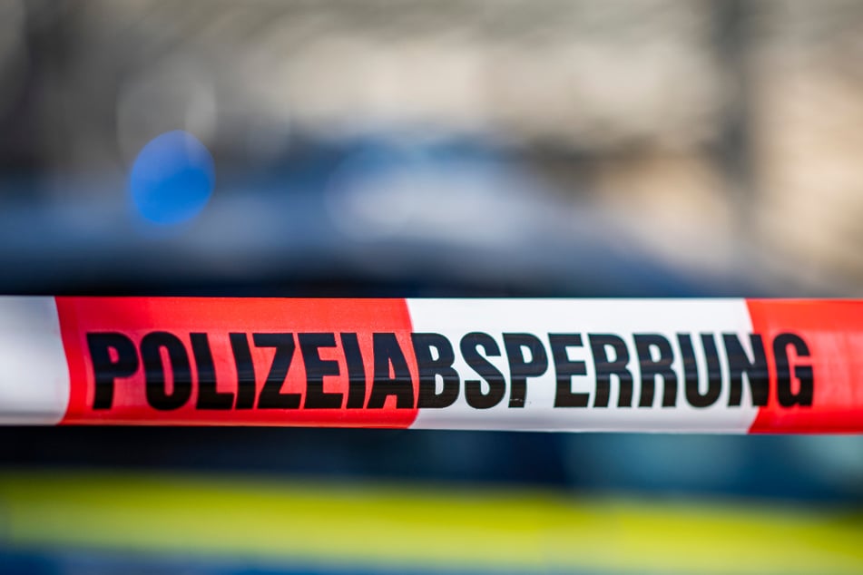 Die Polizei ermittelt wegen versuchter Tötung. (Symbolbild)