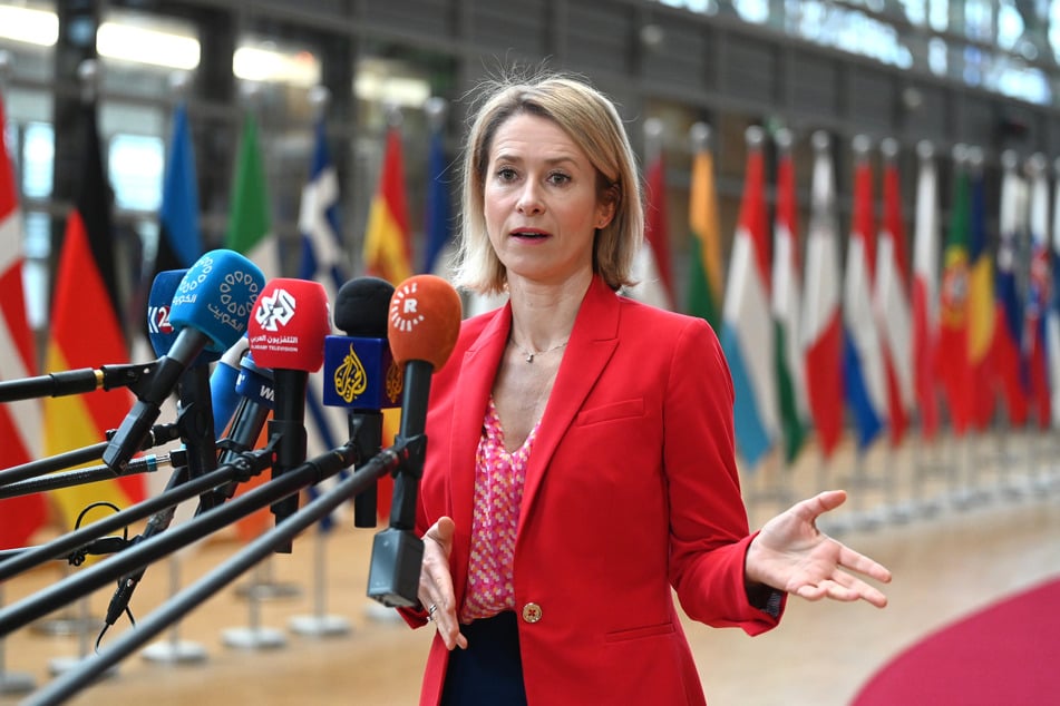 Die EU-Außenbeauftragte Kaja Kallas (48) spricht sich vorerst gegen einen Russland-Gesandten für mögliche Ukraine-Friedensgespräche aus.