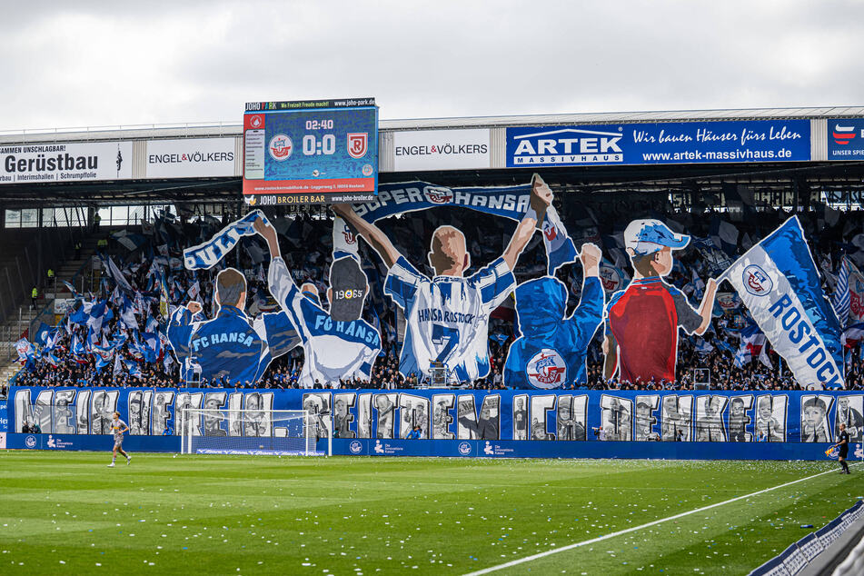 Hansa Rostock Aufstieg Fast Vorbei Die Ersten Hansa Fans Beginnen 