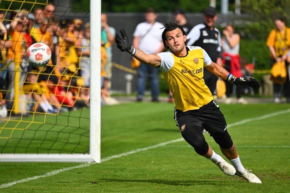 Die Fans können Torwart Tim Schreiber (23) am Mittwoch beim öffentlichen Training bestaunen.